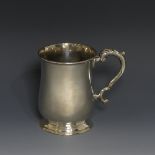 A George V silver Mug, by William Hutton & Sons Ltd., hallmarked Birmingham, 1928, of circular