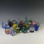 A large quantity of glass Paperweights, to include a Strathearn millefiori paperweight and various