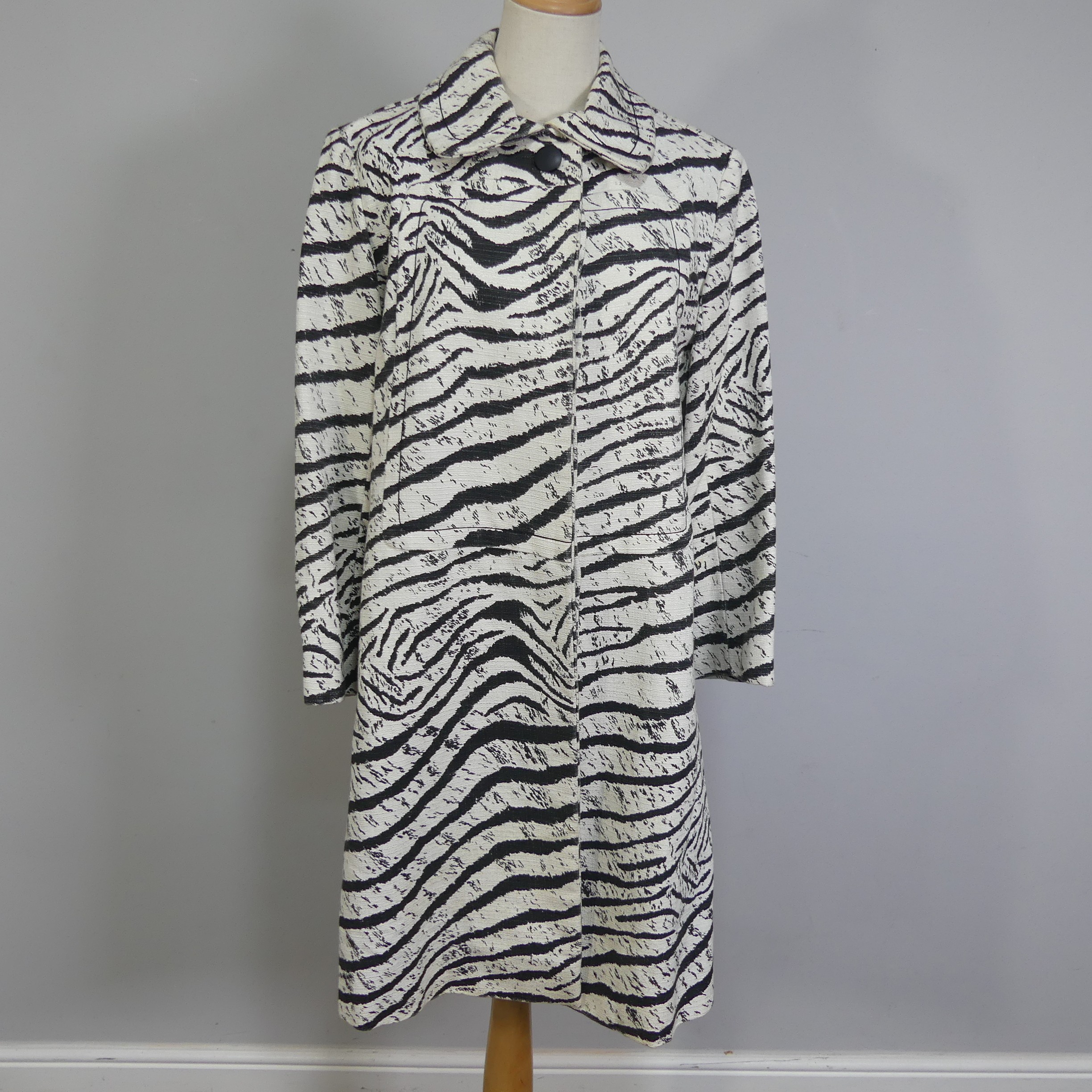 Vintage Fashion Tailoring, circa 1960s; a black and white zebra print Trench Coat, in a heavy slub - Image 4 of 7