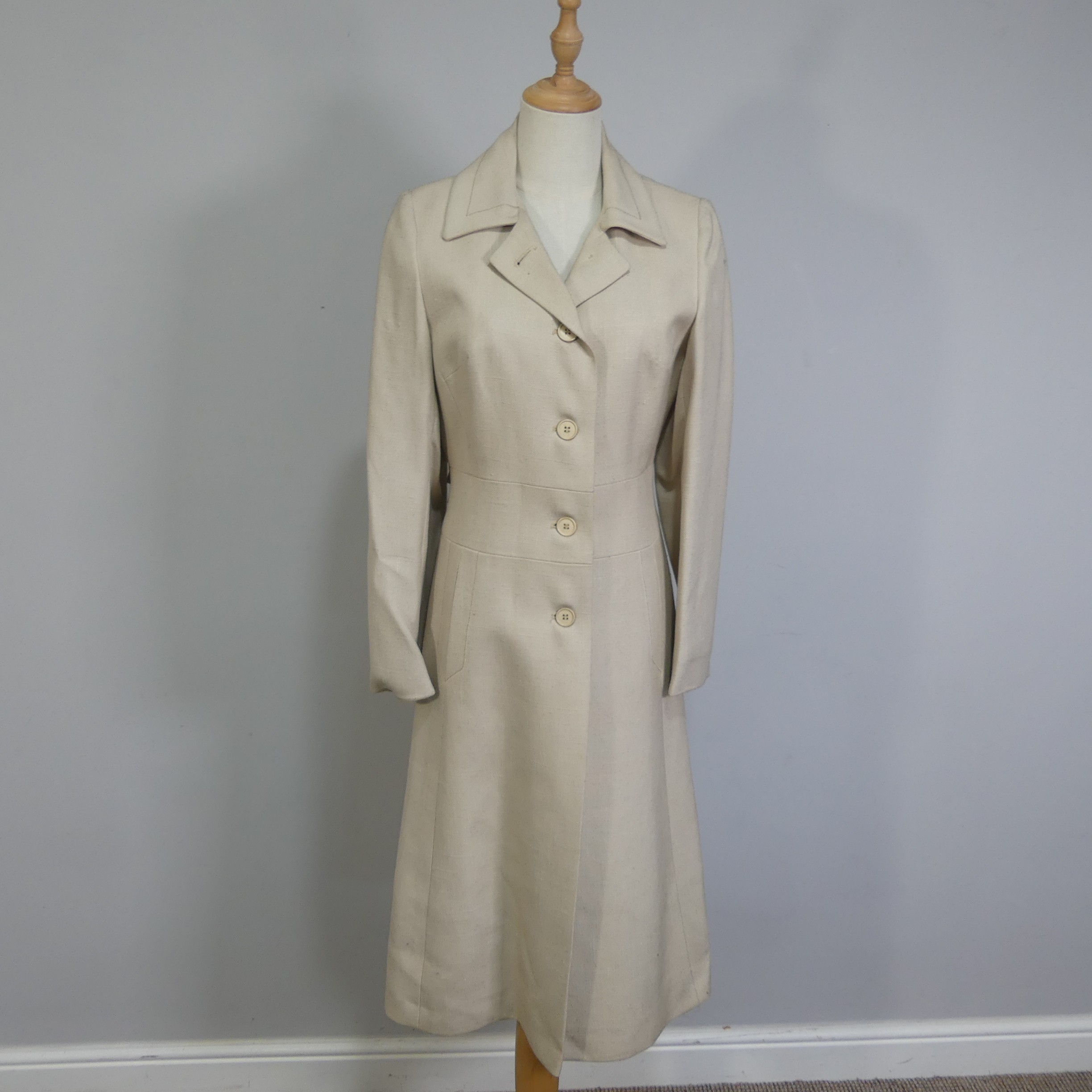 Vintage Fashion Tailoring, circa 1960s/70s; an 'Anthony Charles for Koupy' long fitted jacket in - Image 15 of 18