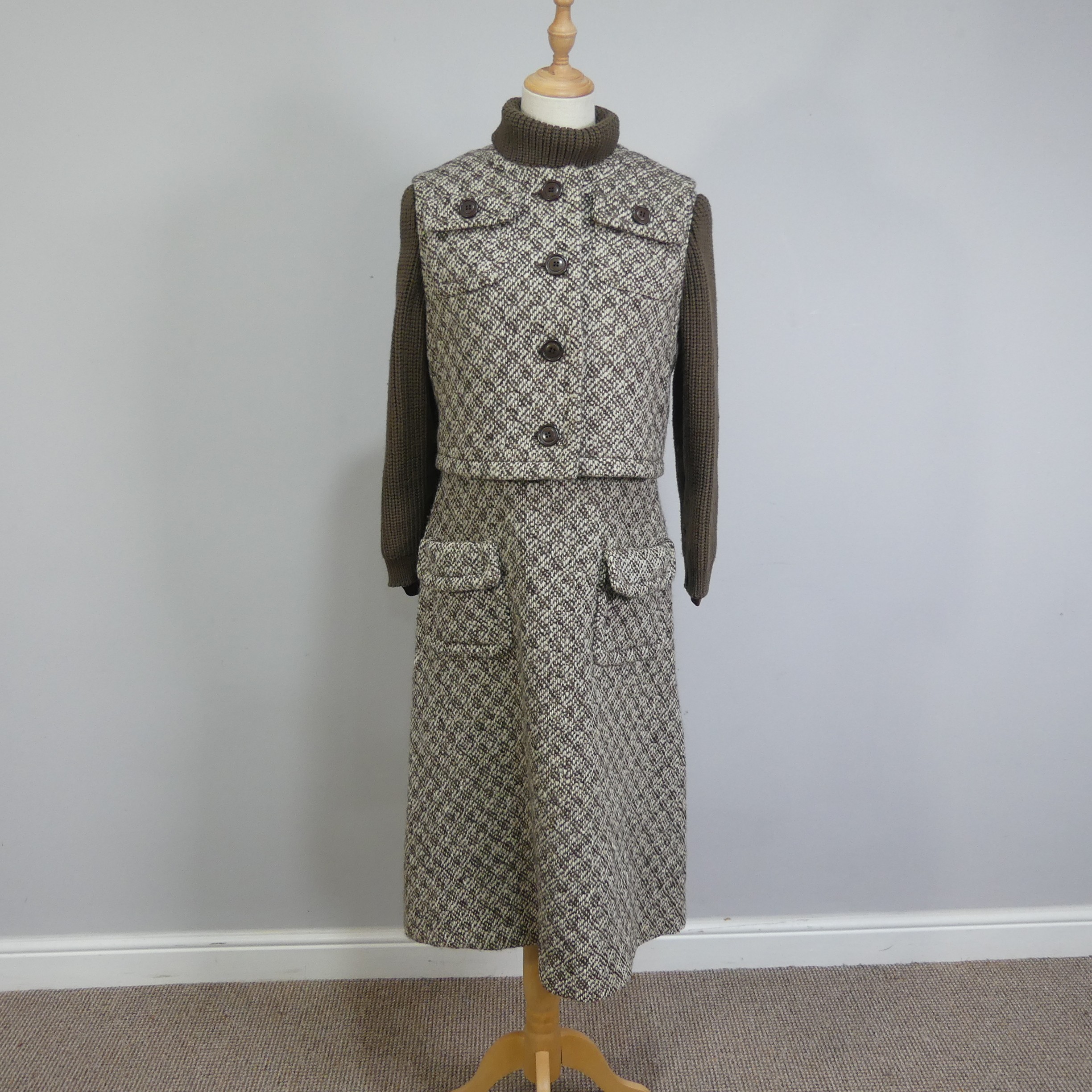 Vintage Fashion Tailoring, circa 1960s/70s; an 'Anthony Charles for Koupy' long fitted jacket in - Image 9 of 18