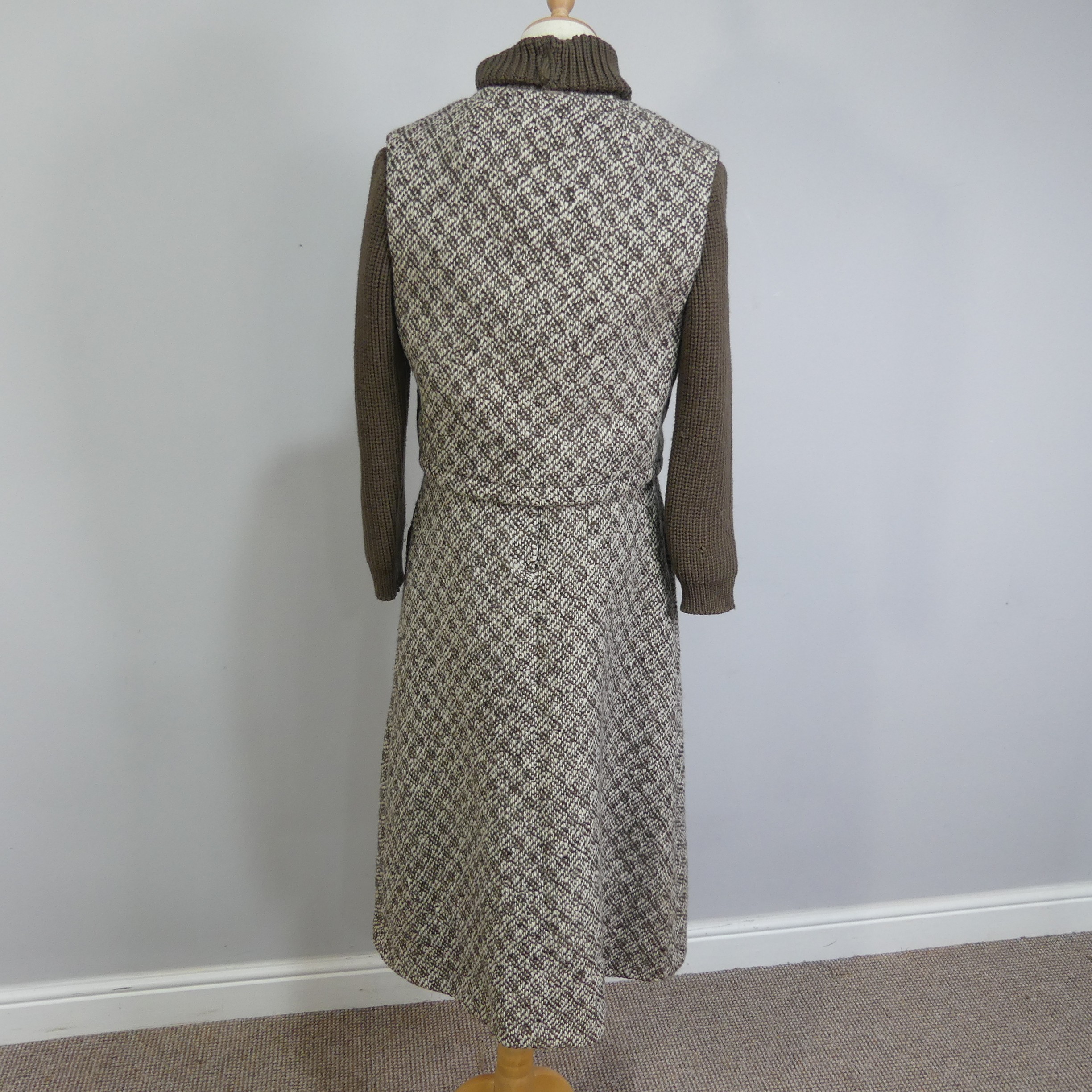 Vintage Fashion Tailoring, circa 1960s/70s; an 'Anthony Charles for Koupy' long fitted jacket in - Image 11 of 18
