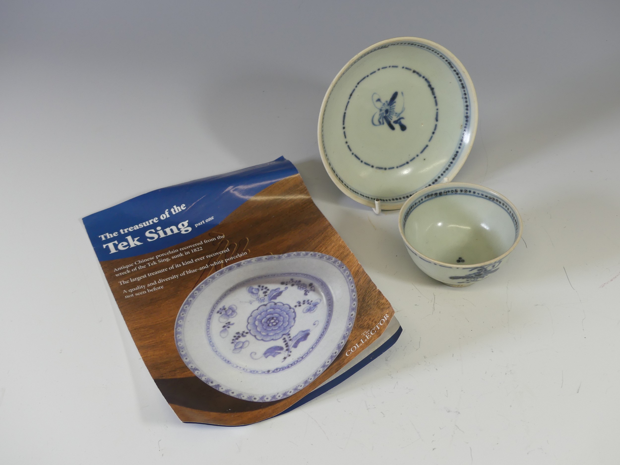 A Chinese Export 'Tek Sing Treasures' blue and white porcelain Tea Bowl and Saucer, decorated with a - Image 2 of 6