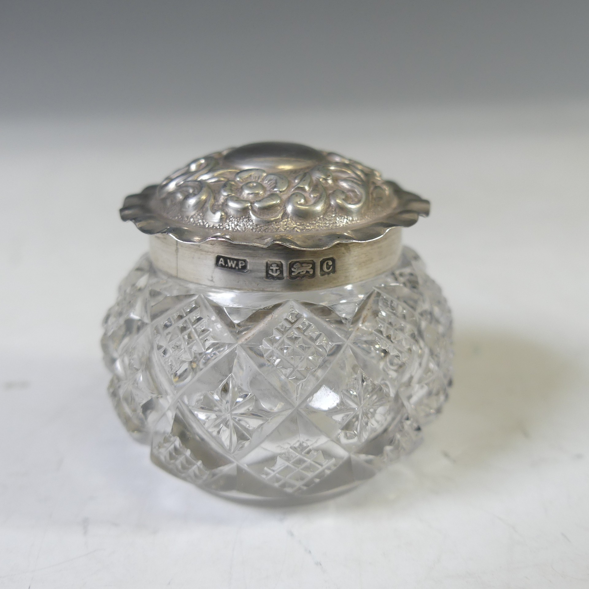 A George V silver mounted glass Scent Bottle, by John Grinsell & Sons, hallmarked Birmingham, - Image 27 of 27