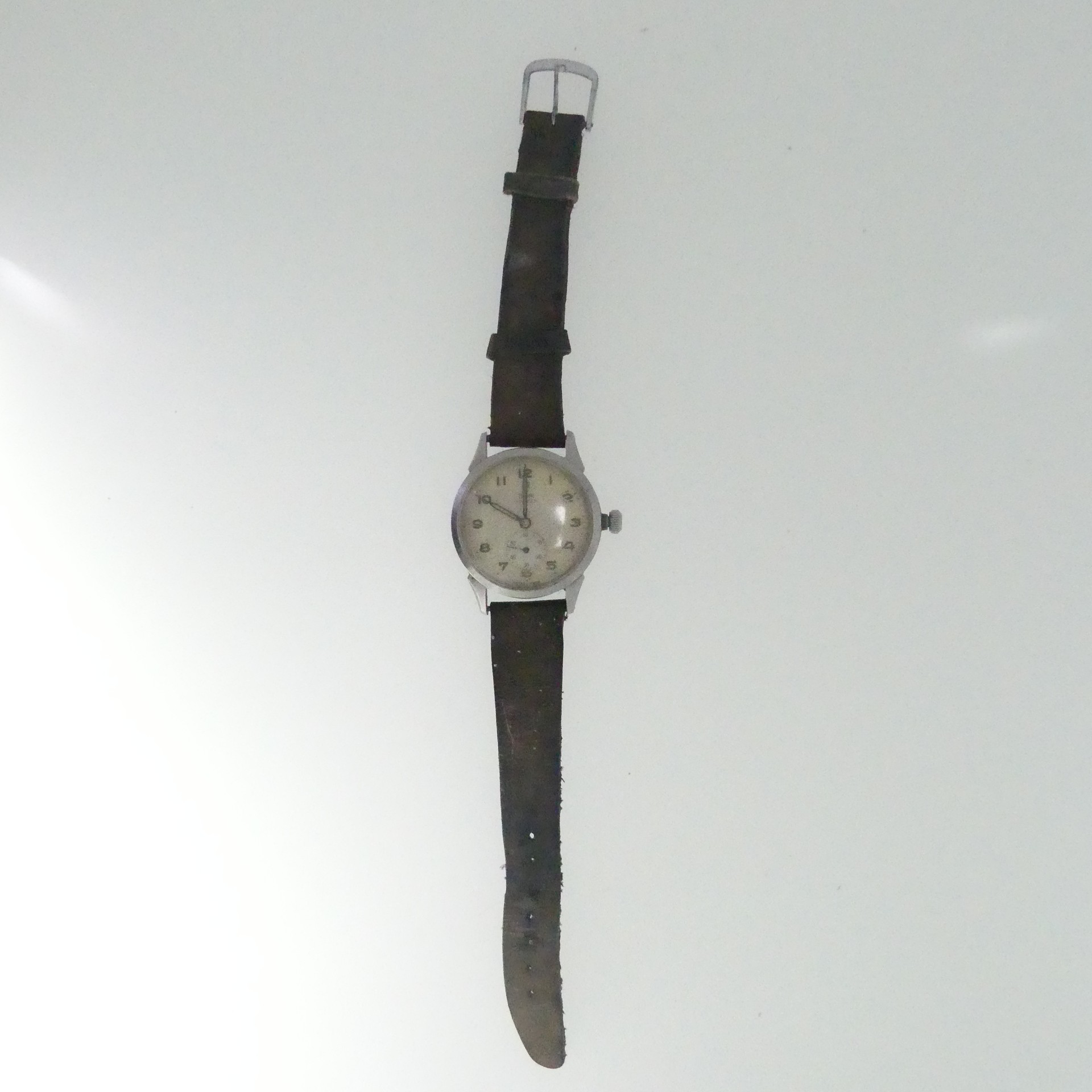 A Tudor Oyster steel Wristwatch, model no. 4540 c. 1940's, with Tudor 17-rubis movement, screw - Bild 2 aus 3