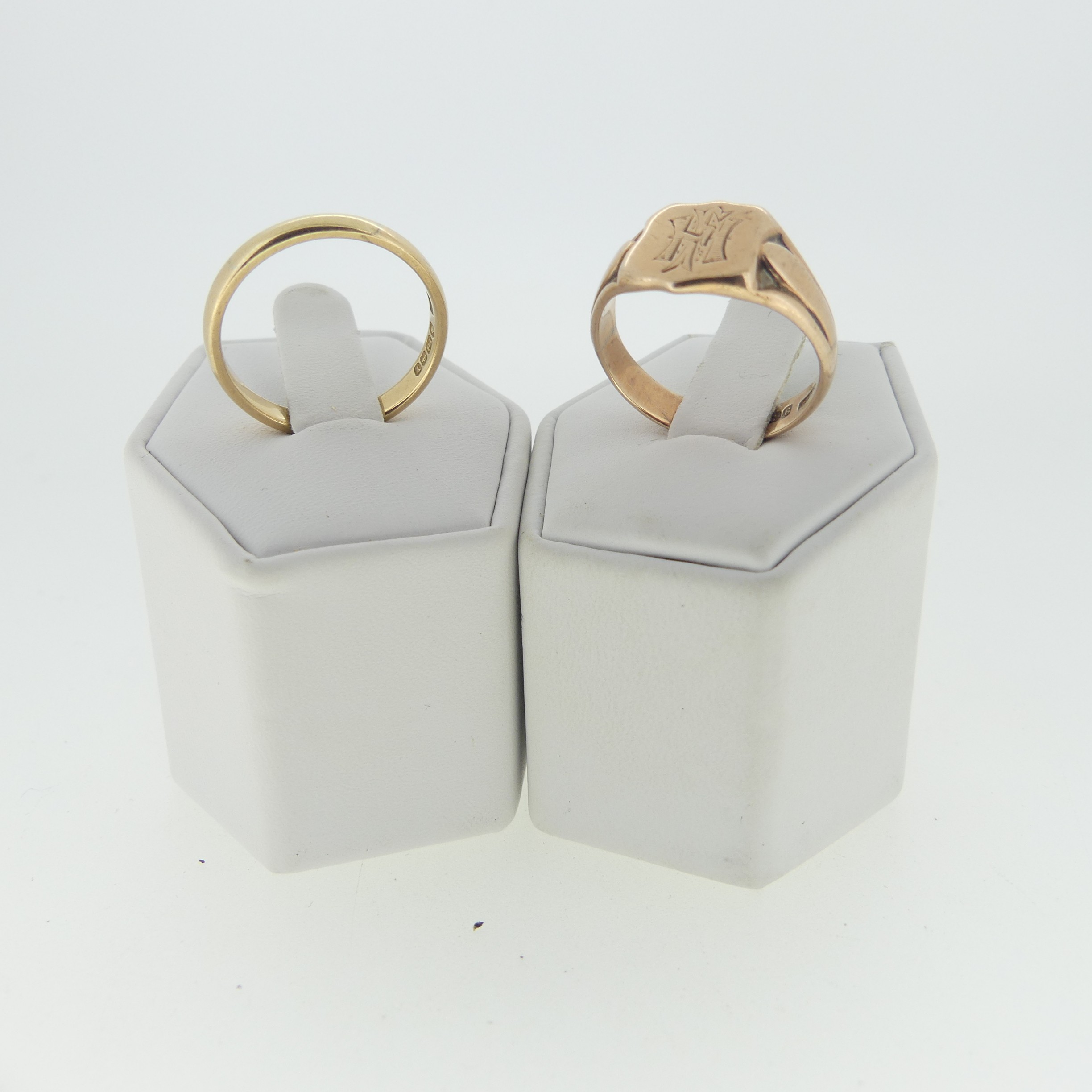 An 18ct yellow gold Wedding Band, Size S, 4g, together with a 9ct rose gold signet ring, - Image 2 of 2