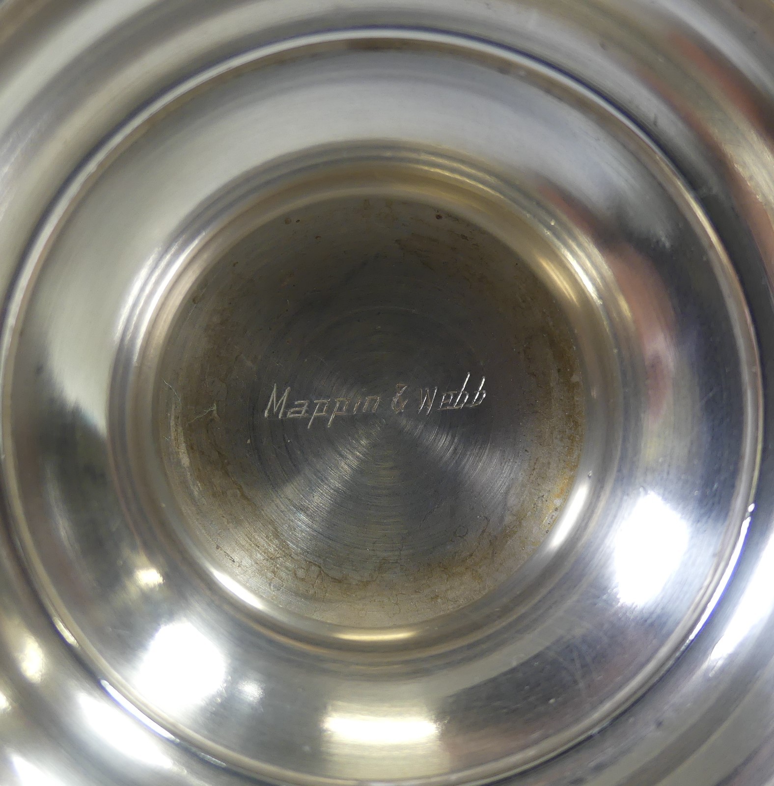 A George VI silver Sugar Caster, hallmarked London 1940, makers mark unclear but with 'Mappin & - Image 4 of 4