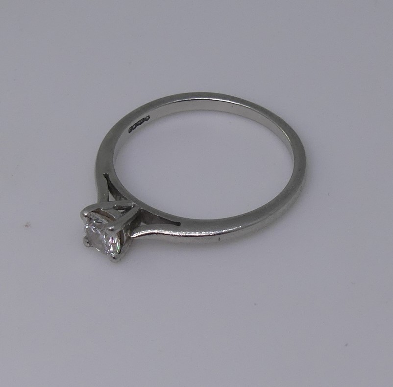 A diamond solitaire Ring, the brilliant cut stone approx. 0.33ct, four claw set in platinum, Size K, - Image 3 of 6