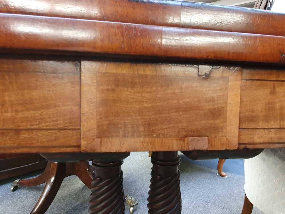 A REGENCY MAHOGANY FOLDOVER CARD TABLE - Bild 5 aus 11