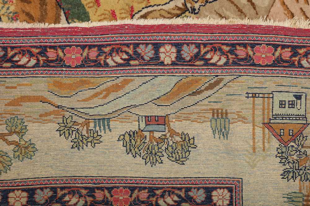 A FINE PICTORIAL KASHAN RUG, CENTRAL PERSIA - Image 8 of 8