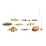 A GROUP OF BROOCHES TOGETHER WITH A CROSS NECKLACE