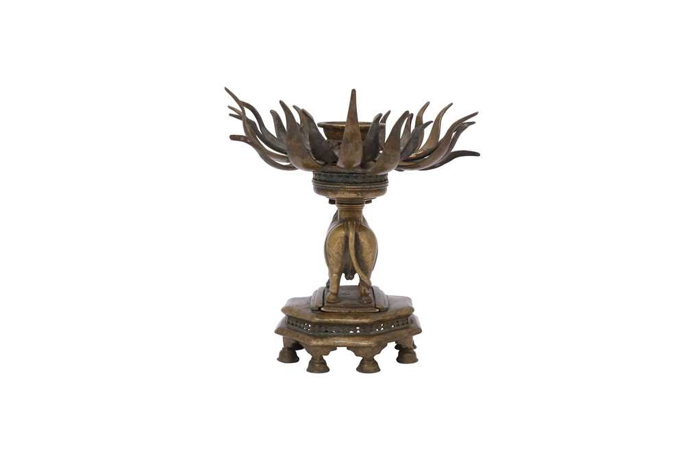 A RITUAL BRASS CANDLE HOLDER WITH NANDI THE BULL Possibly Southern India, late 18th - 19th century - Image 5 of 8