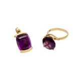 AN AMETHYST RING AND PENDANT SUITE