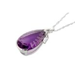 AN AMETHYST PENDANT