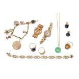 A COLLECTION OF JEWELLERY