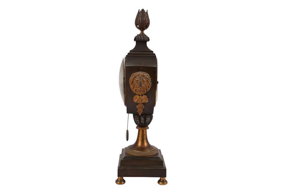 A FRENCH NEOCLASSICAL URN SHAPED BRONZE AND PARCEL GILT MANTEL CLOCK, 19TH CENTURY - Image 2 of 6
