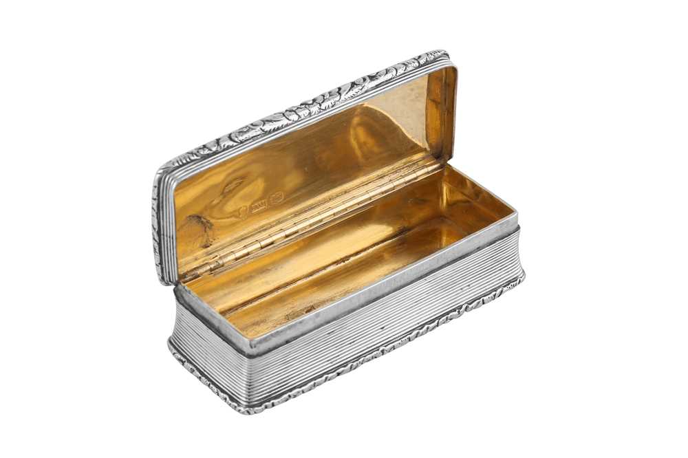 A William IV sterling silver snuff box, Birmingham 1830 by Nathaniel Mills - Image 2 of 3