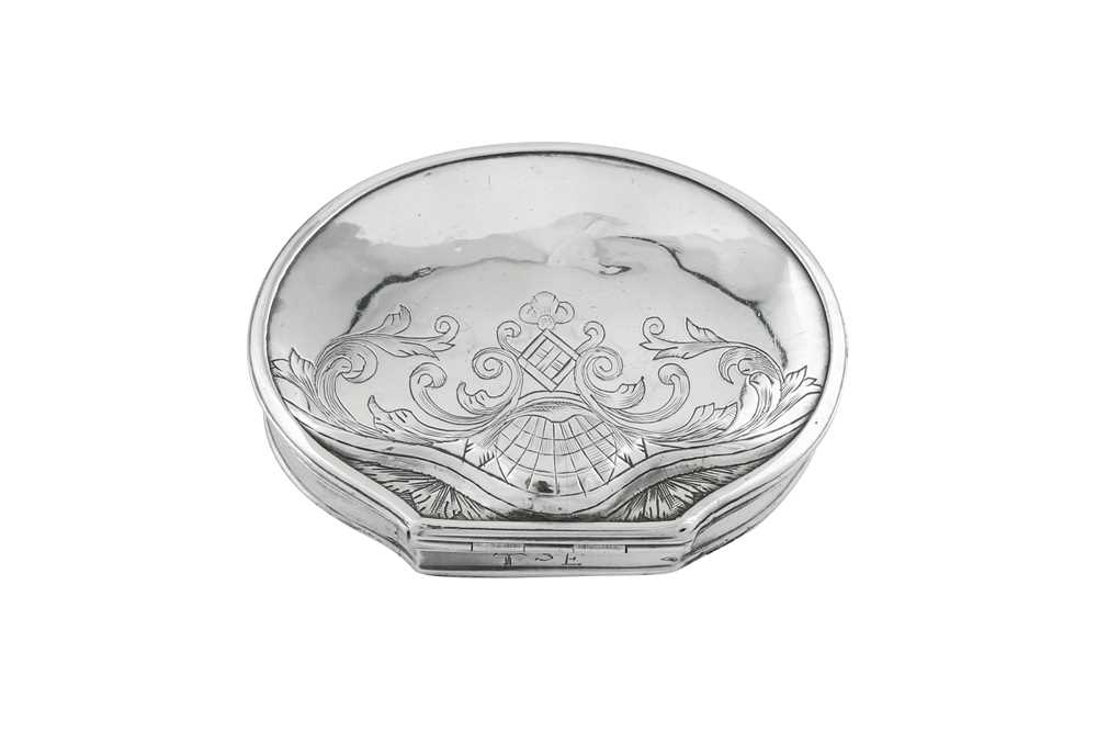 A George II silver snuff box, London circa 1731 by George Morland (this mark reg. 6th Sep 1731) - Image 2 of 4