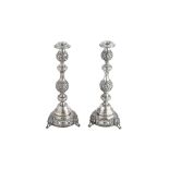 Judaica - A pair of George V sterling silver sabbath candlesticks, London 1911 by Jacob Rosenzweig &