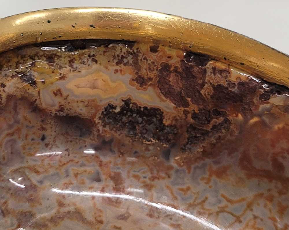 A George II gilt metal mounted agate snuff box, circa 1740 - Image 3 of 3