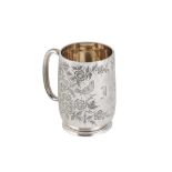 A VICTORIAN STERLING SILVER‘AESTHETIC MOVEMENT’ MUG, LONDON 1882 BY WILLIAM EVANS