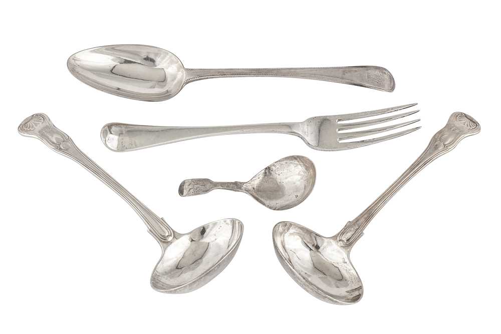 A MIXED GROUP OF GEORGE III STERLING SIVER FLATWARE