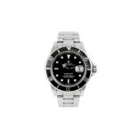 A ROLEX SUBMARINER MEN'S STAINLESS STEEL AUTOMATIC DIVER'S BRACELET WATCH