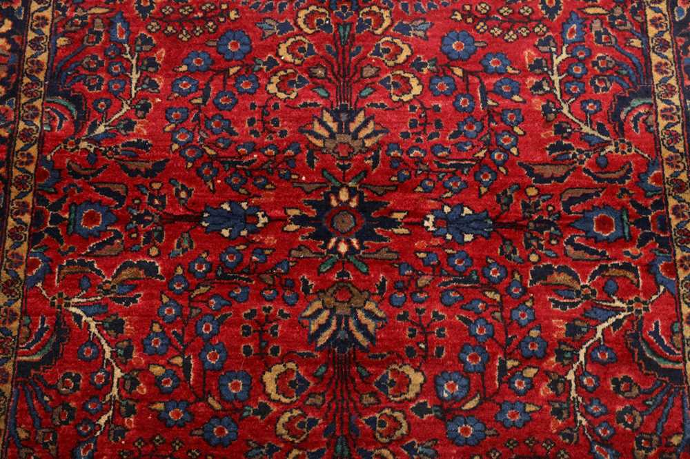 A FINE AMERICAN SAROUK RUG, WEST PERSIA - Image 4 of 6