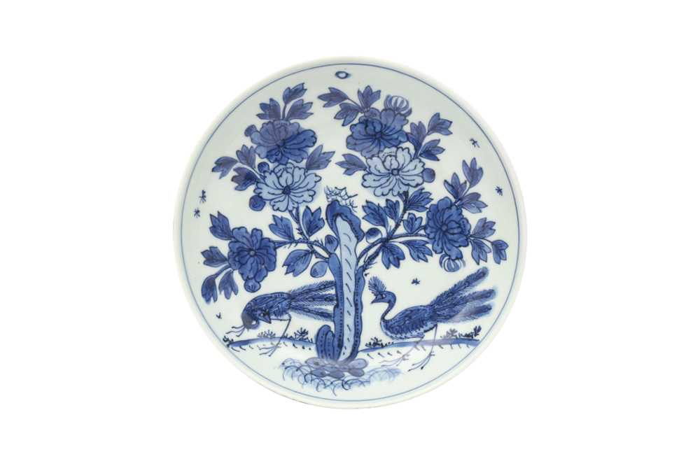 A CHINESE BLUE AND WHITE 'PHEASANTS' DISH