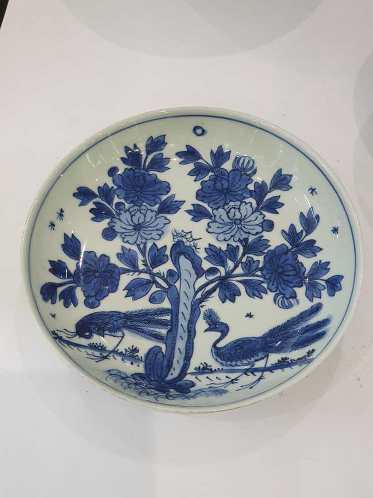 A CHINESE BLUE AND WHITE 'PHEASANTS' DISH - Image 3 of 7