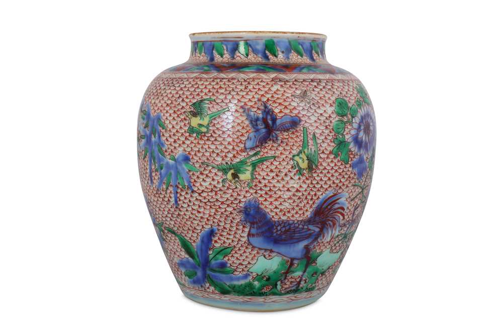 A CHINESE WUCAI 'BIRDS' JAR