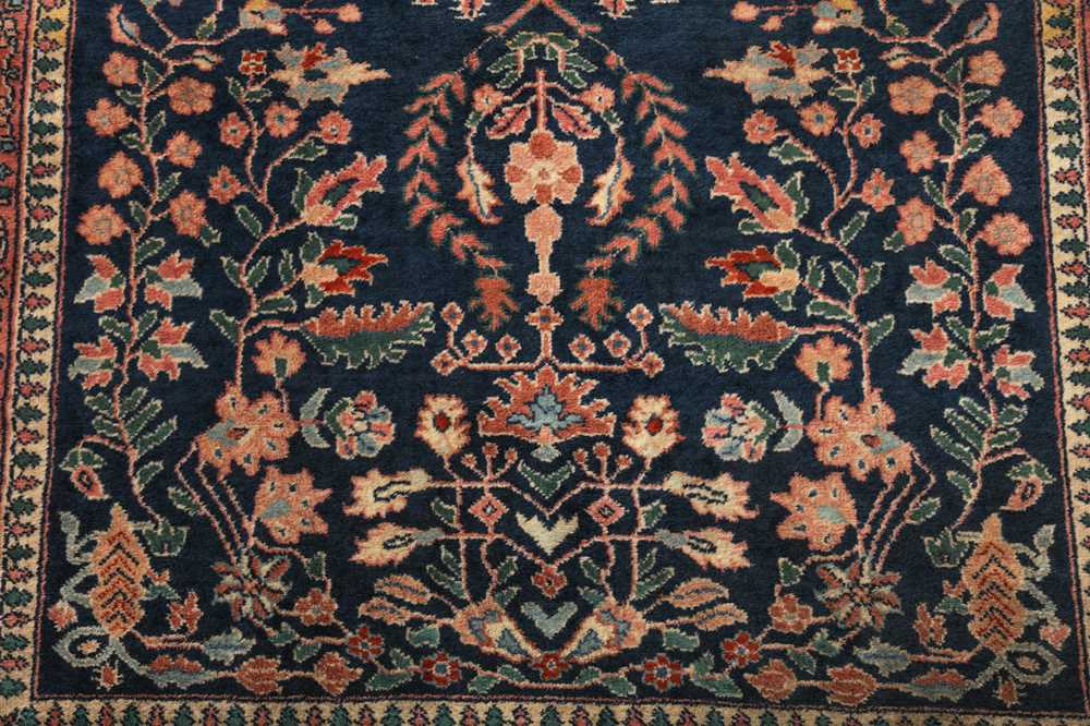 A FINE SAROUK RUG, WEST PERSIA - Image 5 of 8