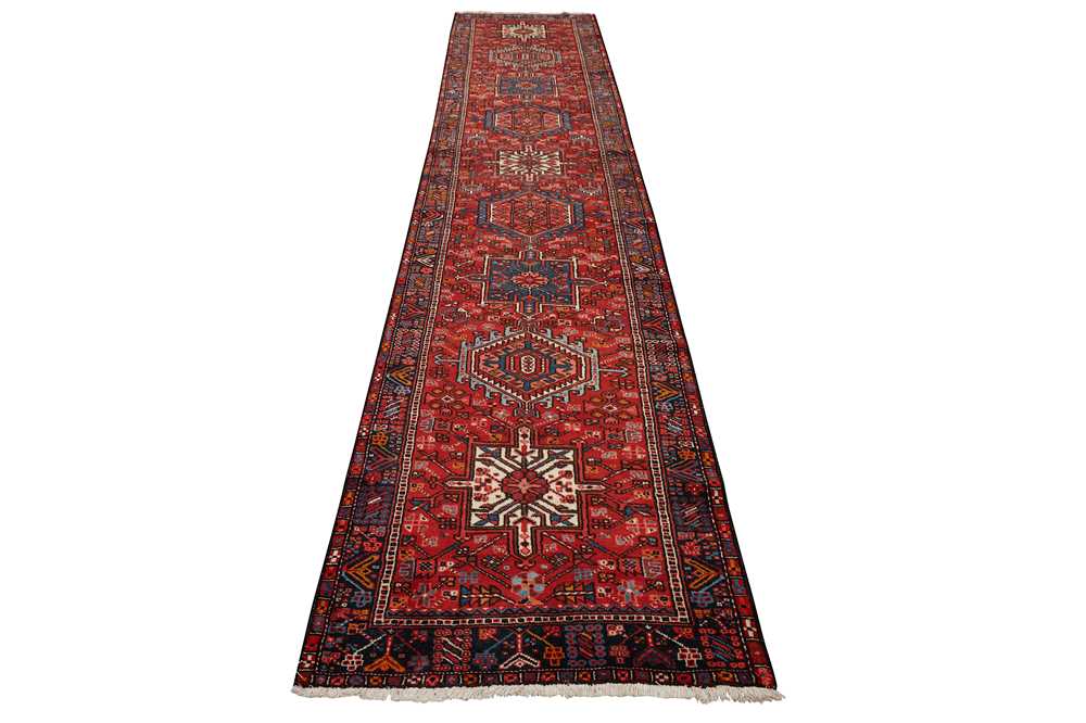 A FINE KARAJA RUNNER, NORTH-WEST PERSIA - Image 2 of 9