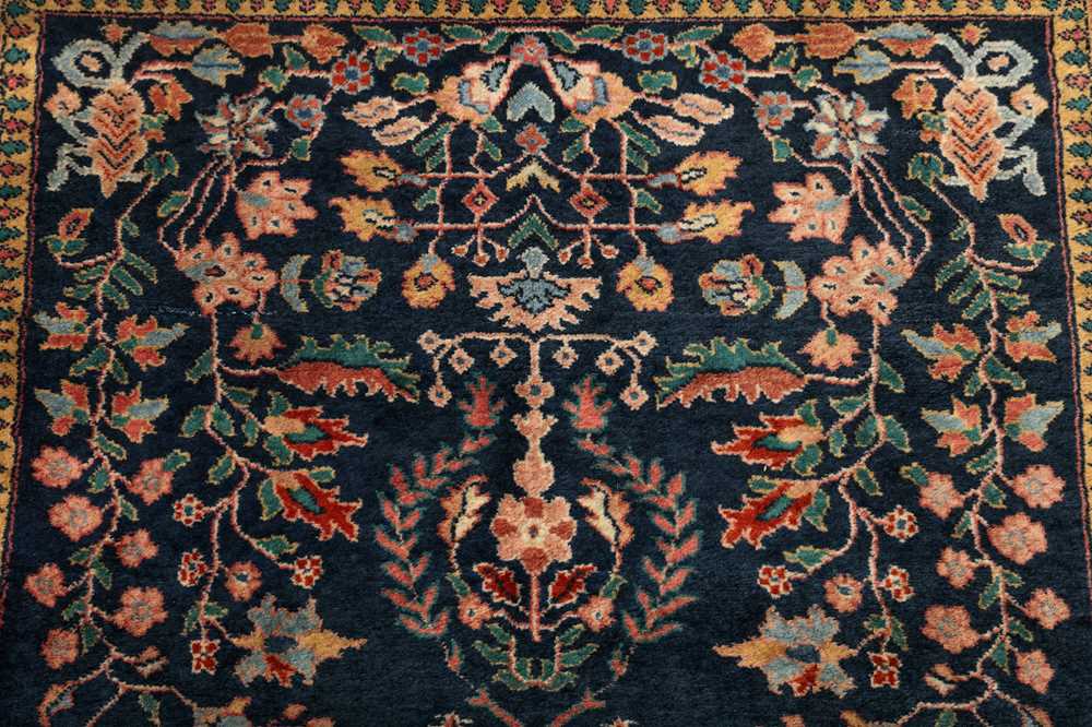 A FINE SAROUK RUG, WEST PERSIA - Image 3 of 8