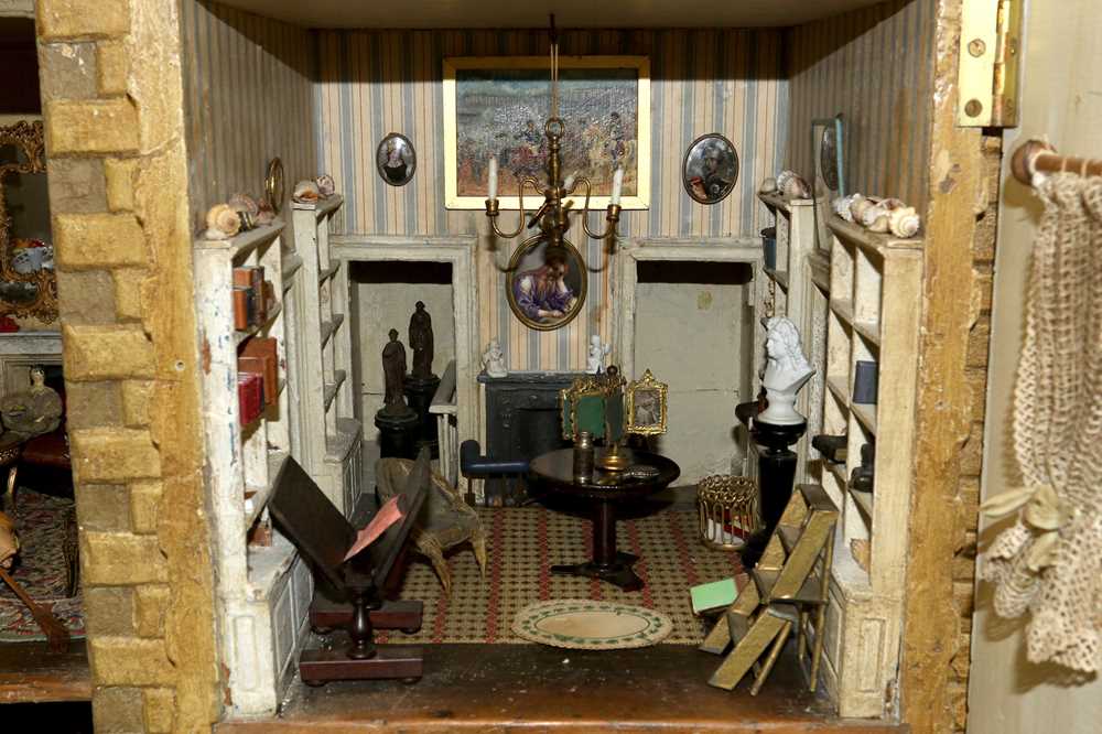 DOLLS HOUSE: FRENCH 'NORMANDY' STYLE HOUSE - Image 5 of 12