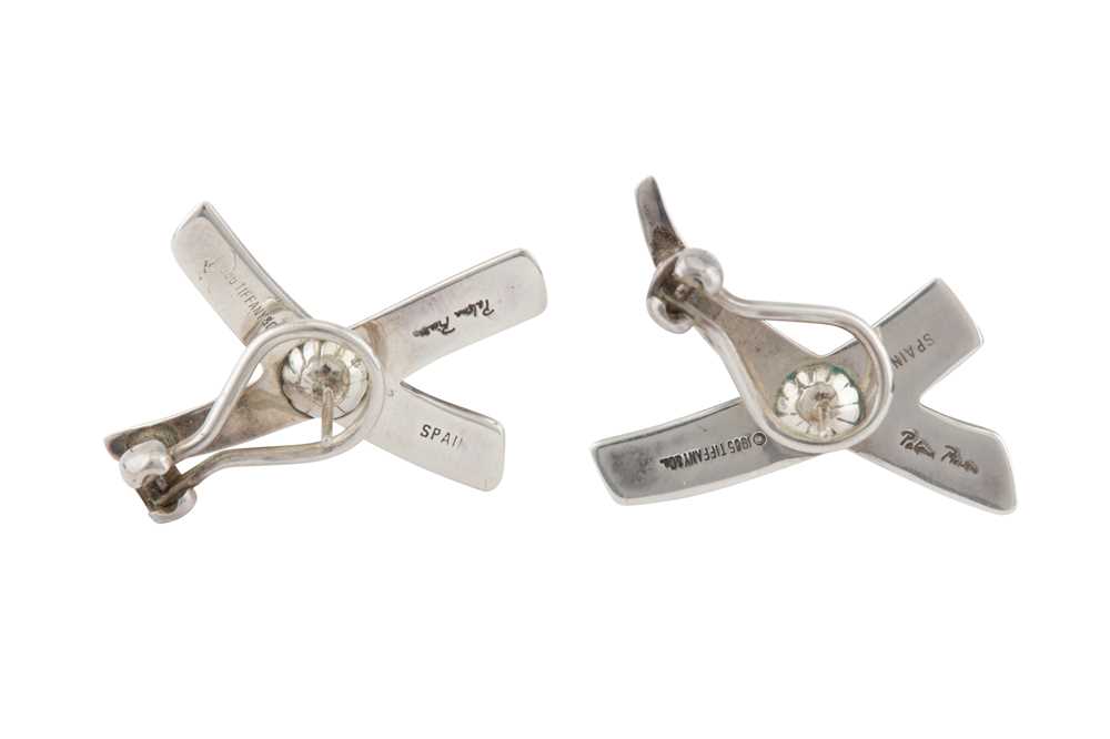 A PAIR OF SILVER EARRINGS BY PALOMA PICASSO FOR TIFFANY & CO. - Image 3 of 3