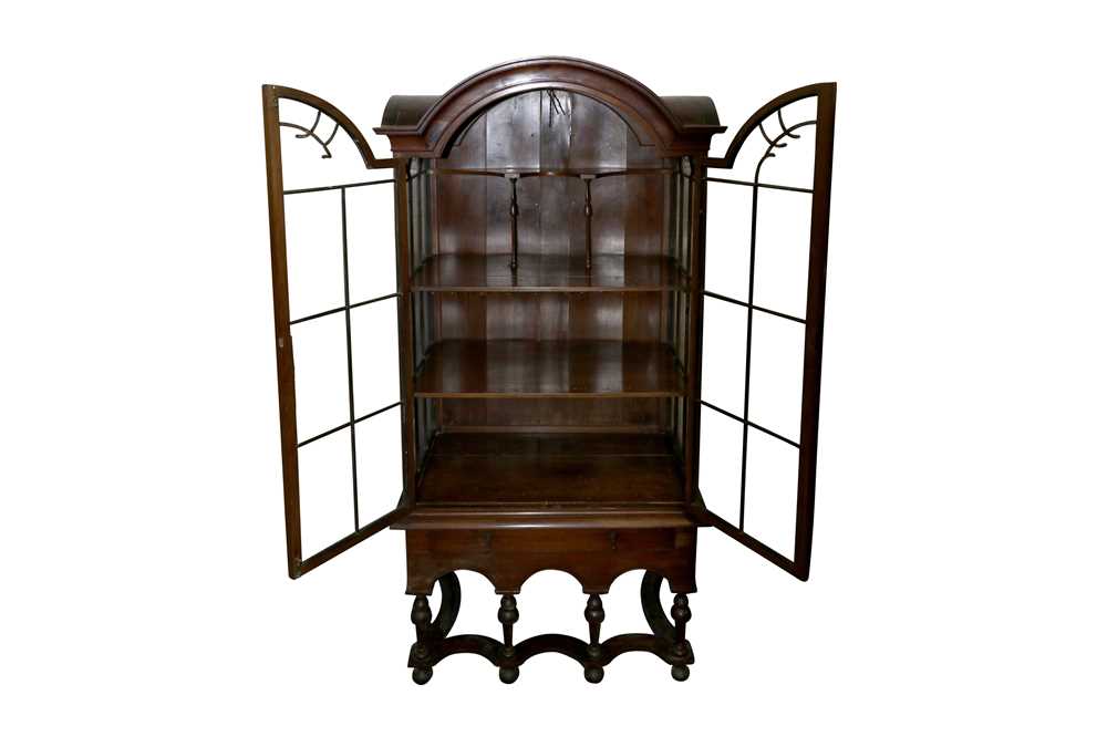 A MAHOGANY DISPLAY CABINET ON STAND, CIRCA 1900 - Image 2 of 2