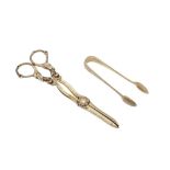 A PAIR OF VICTORIAN STERLING SILVER GILT GRAPE SCISSORS, BIRMINGHAM 1869 BY JOHN GILBERT