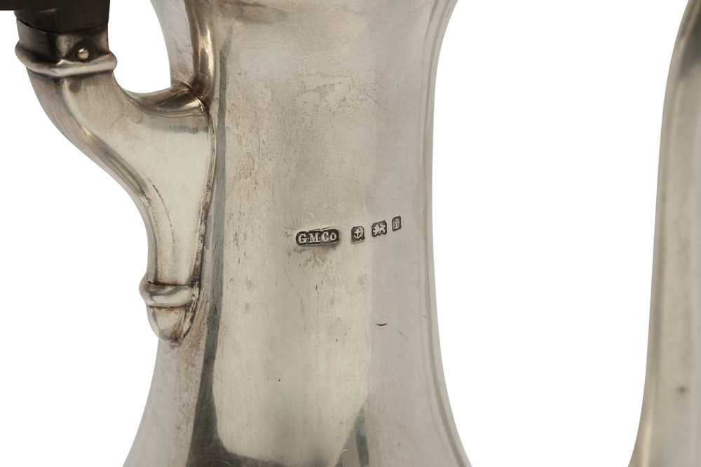 AN EDWARDIAN STERLING SILVER COFFEE POT, BIRMINGHAM 1908 BY GORHAM - Image 2 of 5