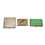 A MIXED GROUP INCLUDING AN EARLY 20TH CENTURY GERMAN SILVER AND GUILLOCHE ENAMEL CIGARETTE CASE, IMP