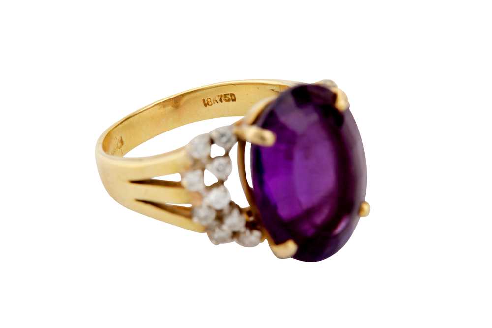 An amethyst and diamond ring - Image 4 of 5