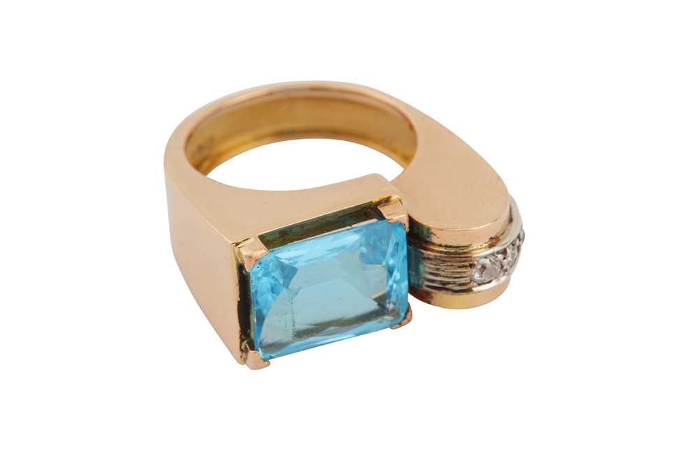 A blue topaz and diamond ring - Image 3 of 3