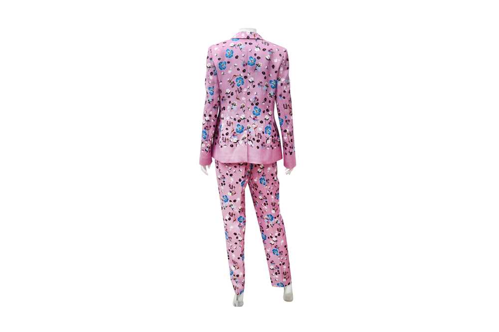 Escada Lillac Floral Trouser Suit - Size 38 - Image 2 of 3