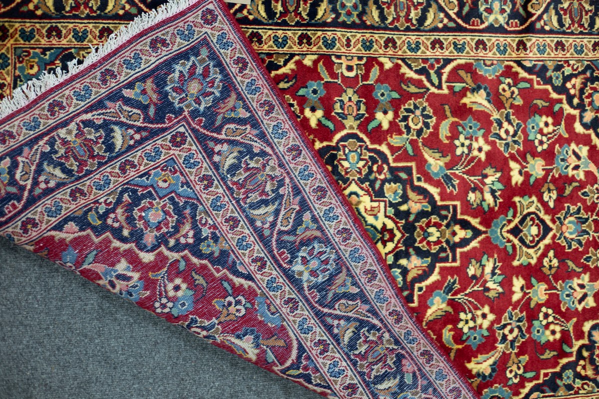 A Kashan rug, - Bild 3 aus 3