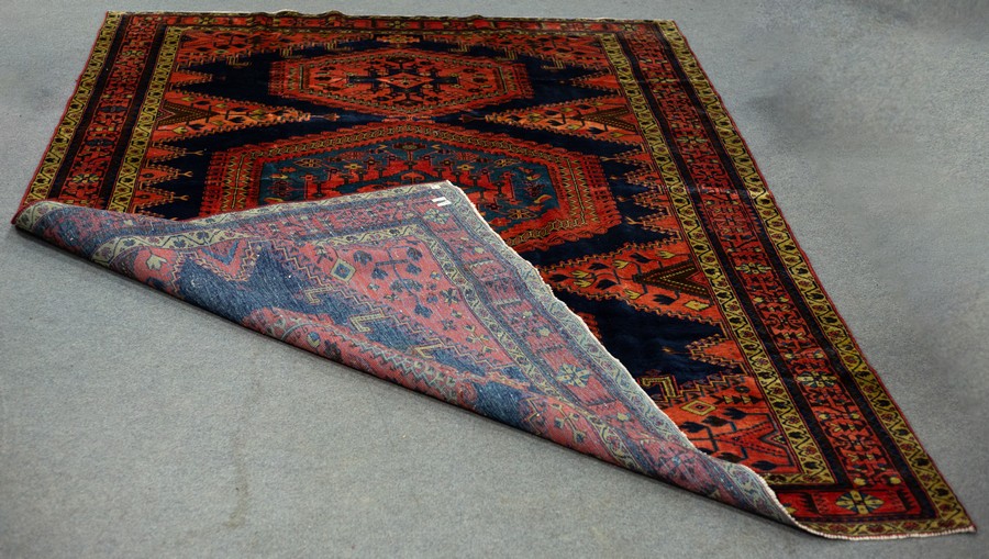 A Persian Veis carpet, - Bild 2 aus 4