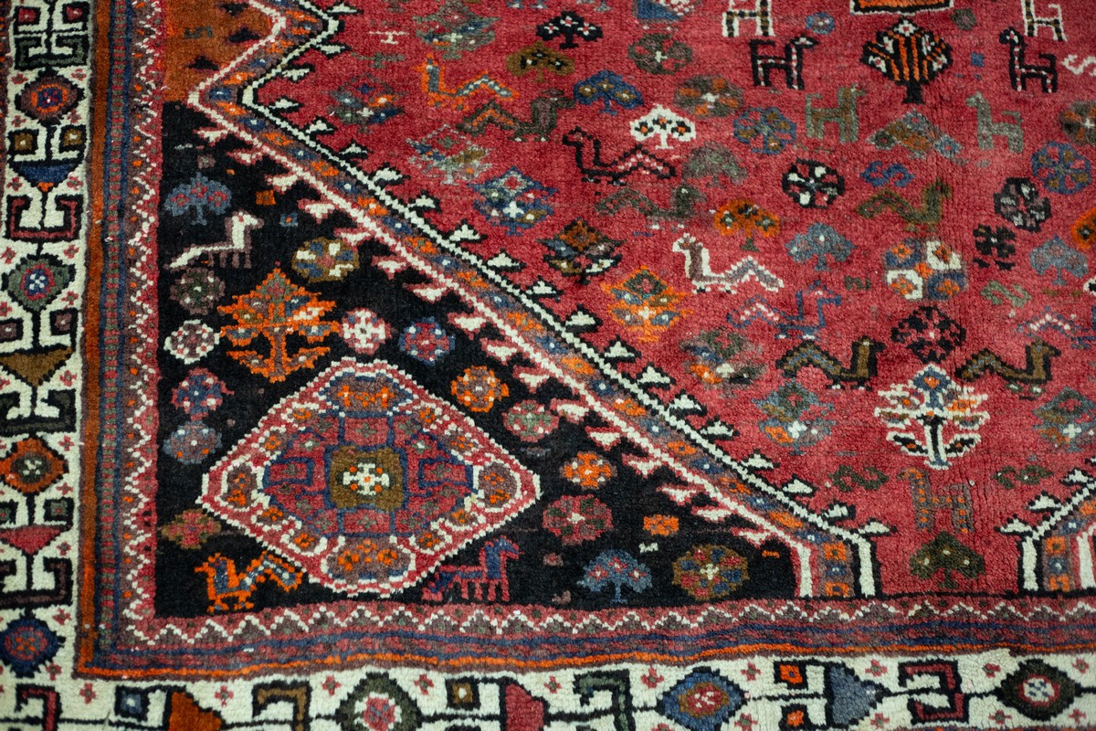 A South West Persian Qashgai carpet, - Bild 2 aus 7