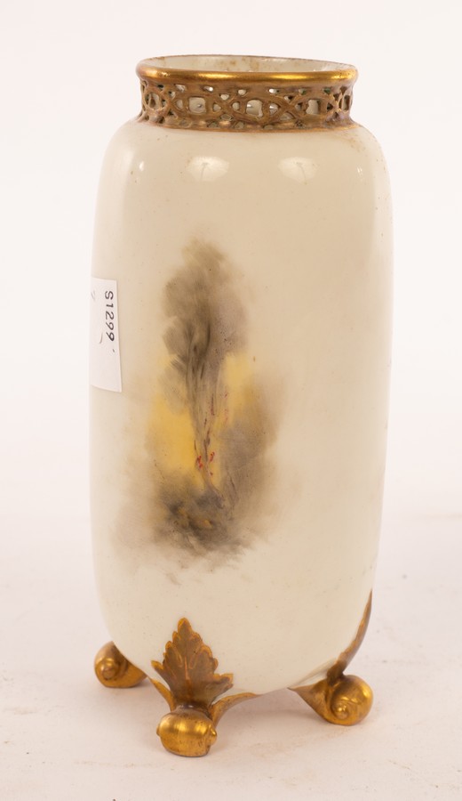 A Royal Worcester vase with a reticulated flanged top, - Bild 3 aus 5