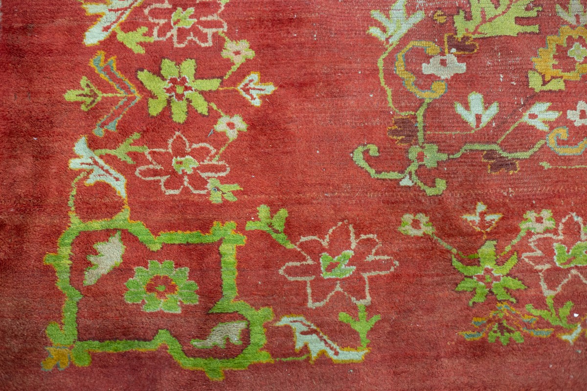 An Eastern European red ground carpet, mid 20th Century, - Bild 3 aus 4