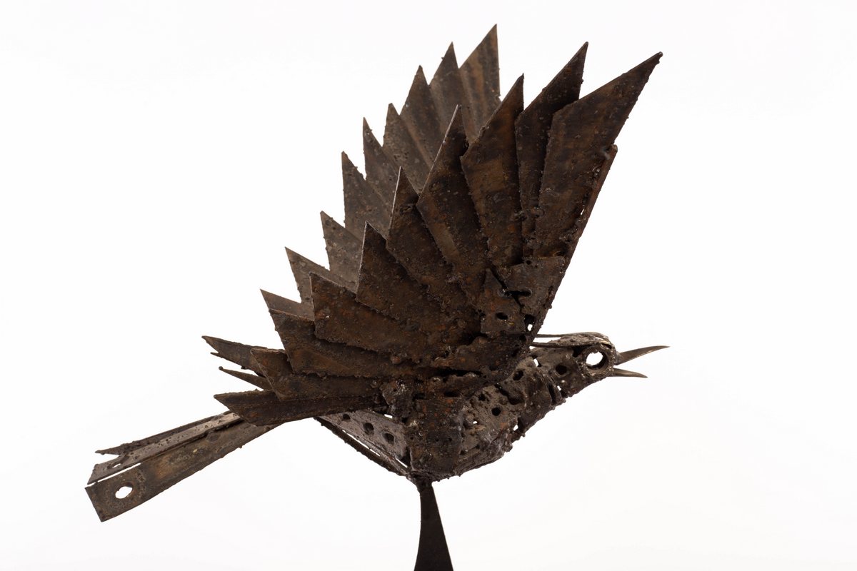 Walenty Pytel (born 1941), Bird, metal sculpture, 40cm high/Note: Born in Poland, - Image 6 of 9