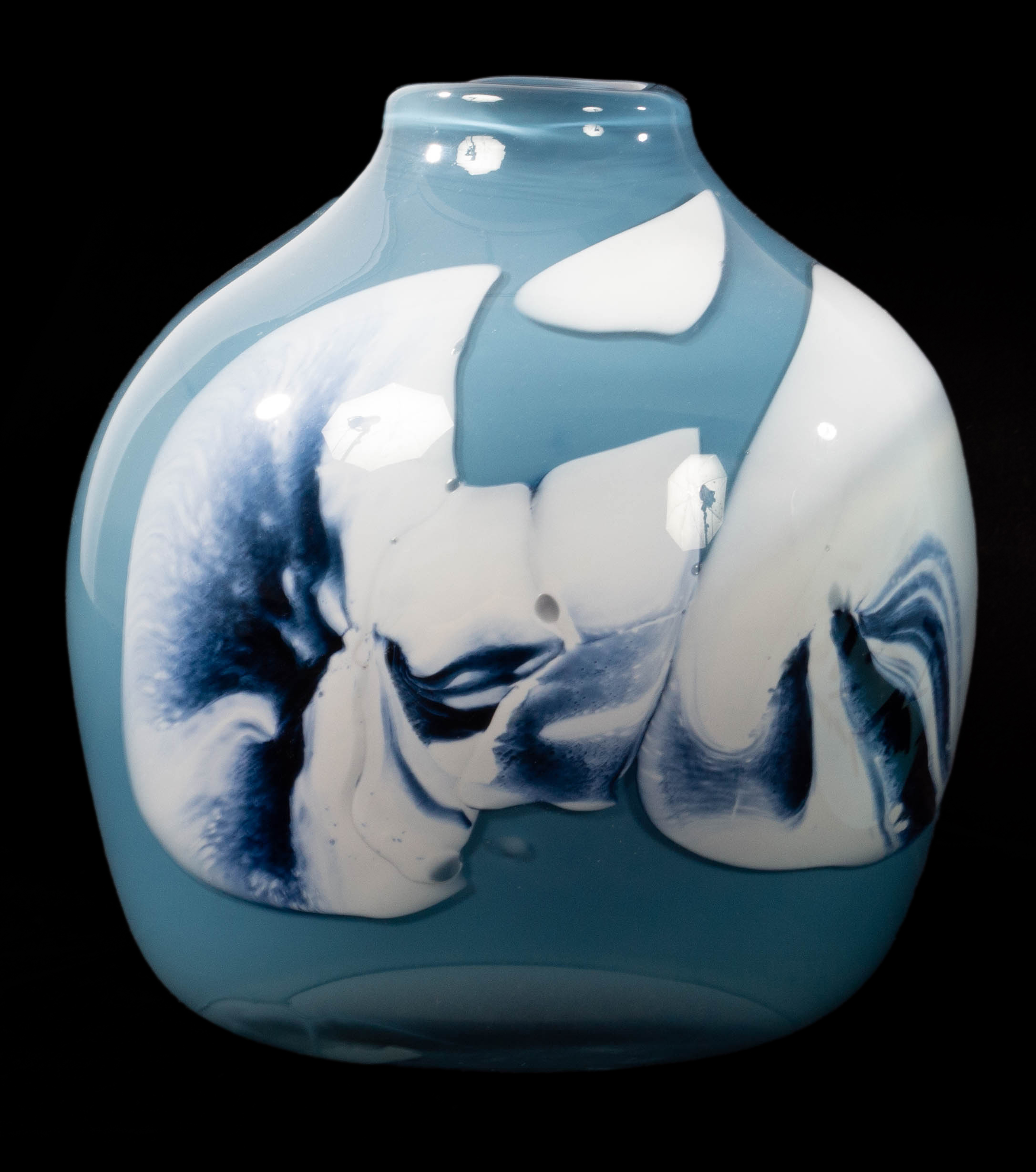 Benny Motzfeldt (1909-1995) for Plus Glassworks, Norway, a globular cased glass vase, 1970s,